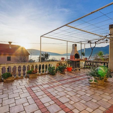 Villa Lastva Apartments 티바트 외부 사진