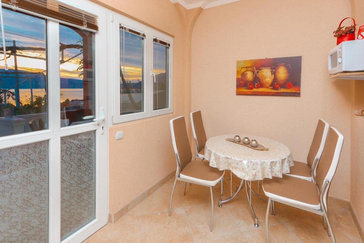 Villa Lastva Apartments 티바트 객실 사진