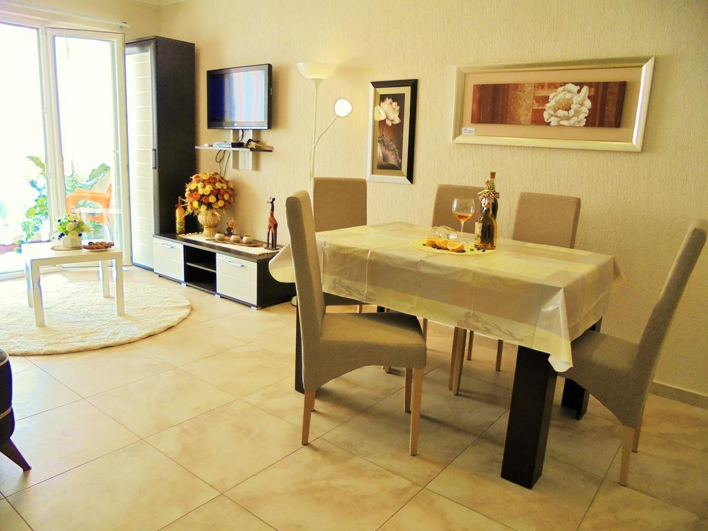 Villa Lastva Apartments 티바트 외부 사진