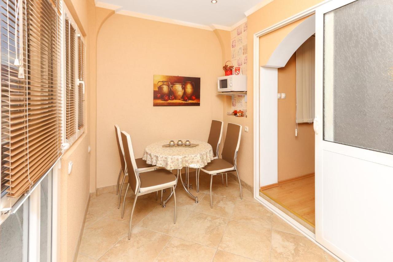 Villa Lastva Apartments 티바트 외부 사진