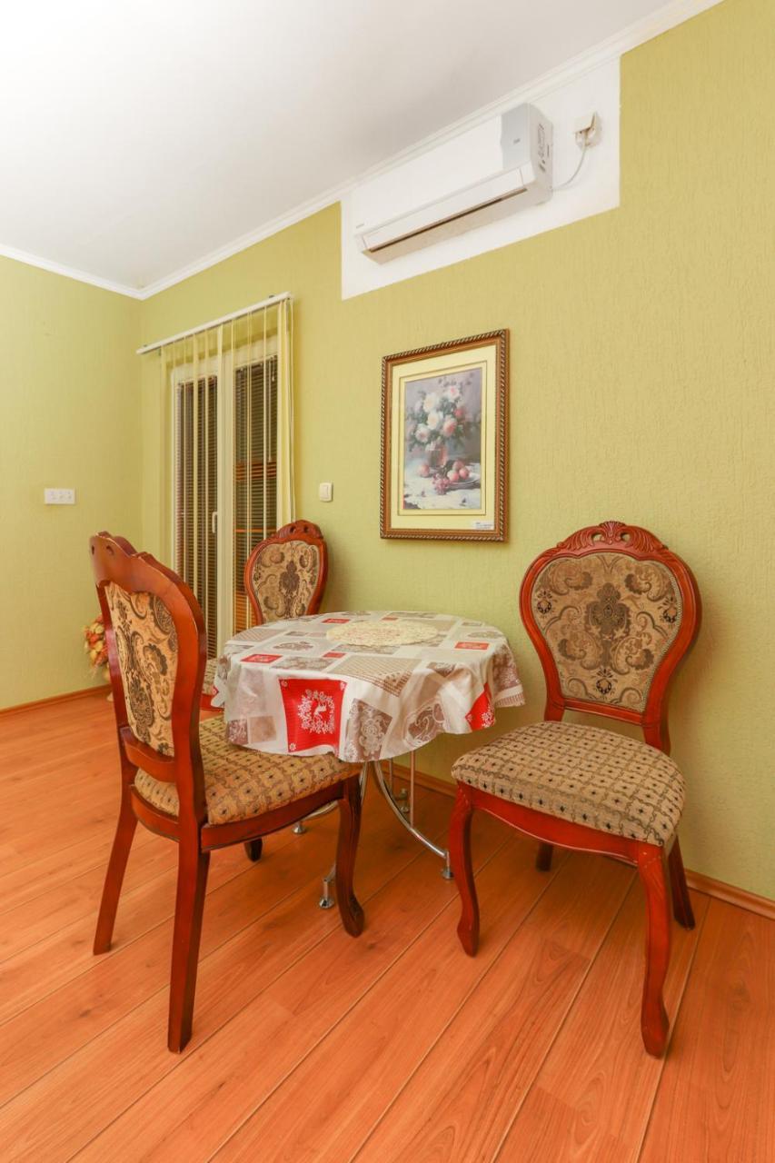 Villa Lastva Apartments 티바트 외부 사진