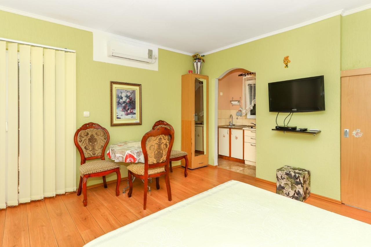 Villa Lastva Apartments 티바트 외부 사진