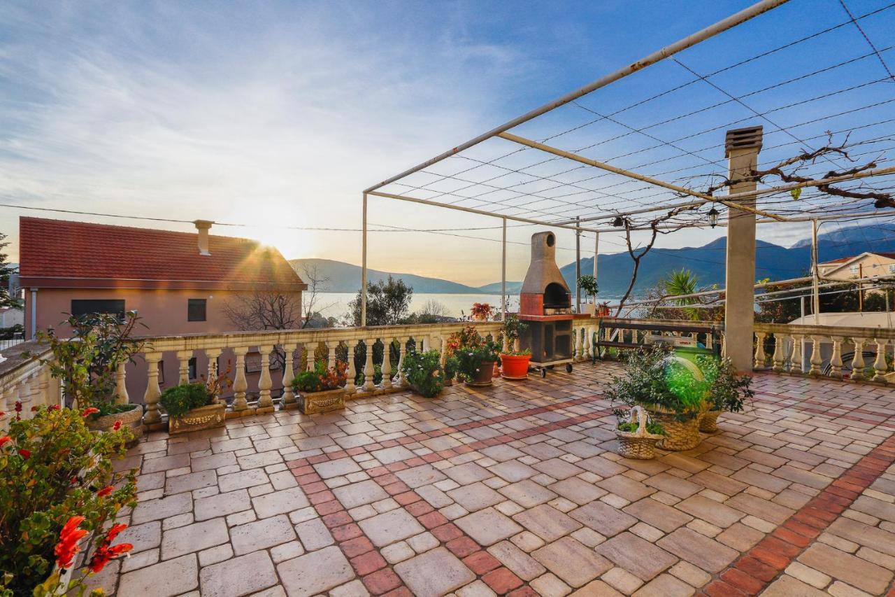 Villa Lastva Apartments 티바트 외부 사진